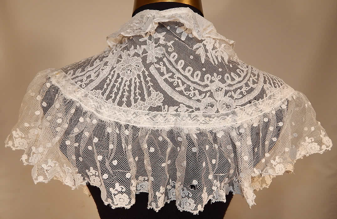 Victorian White Needlepoint Applique Lace Fichu Kerchief Scarf Shawl Collar Cape Pelerine
The collar measures 34 inches long and 9 inches wide across the shoulders. 