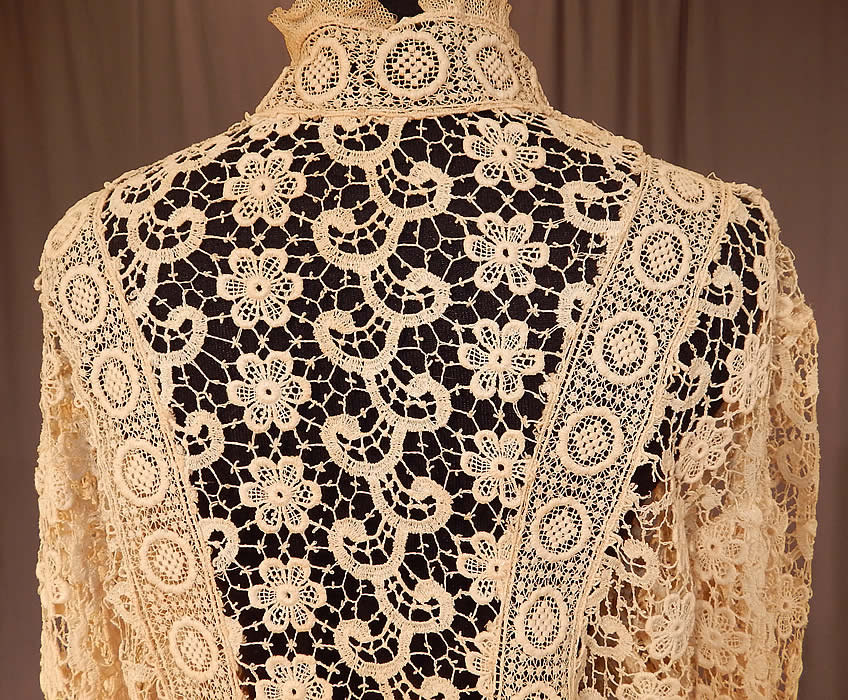 Vintage Edwardian Antique Cream Lace Cutaway Front Tailored Tail Coat Jacket
It is in excellent condition. This is truly an amazing, exceptional, quality made piece of wearable antique lace art!