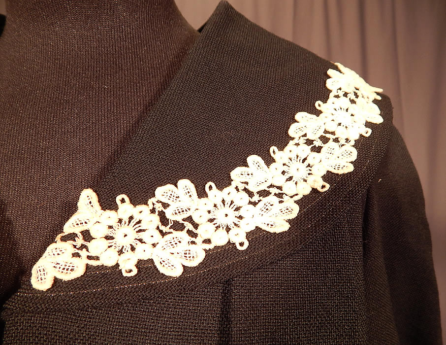 Victorian Box Pleat Black Wool White Lace Bolero Spencer Jacket Cropped Top
This beautiful bolero jacket short cropped spencer style top, has a shawl collar, short puffy full sleeves with gathered fitted flared cuffs, a hook closure at the neck and is fully lined in a white cotton fabric inside. 