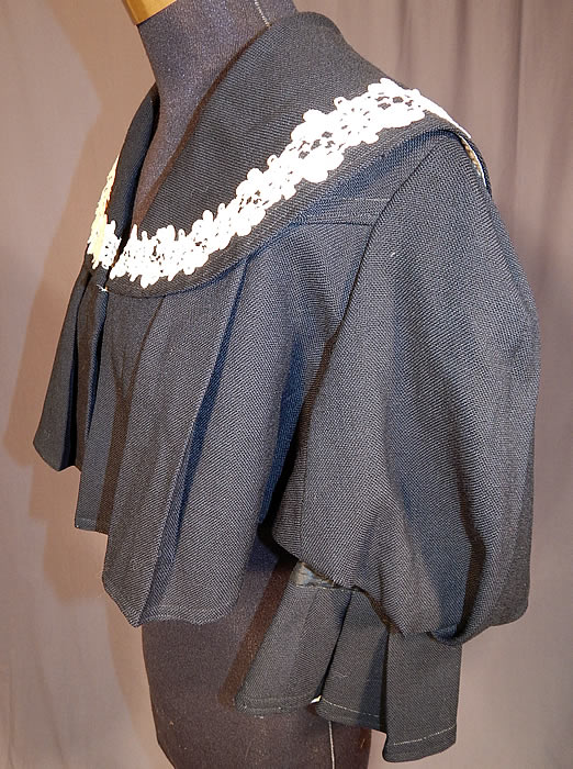 Victorian Box Pleat Black Wool White Lace Bolero Spencer Jacket Cropped Top
It is in excellent condition. This is truly a wonderful piece of antique Victoriana wearable art! 