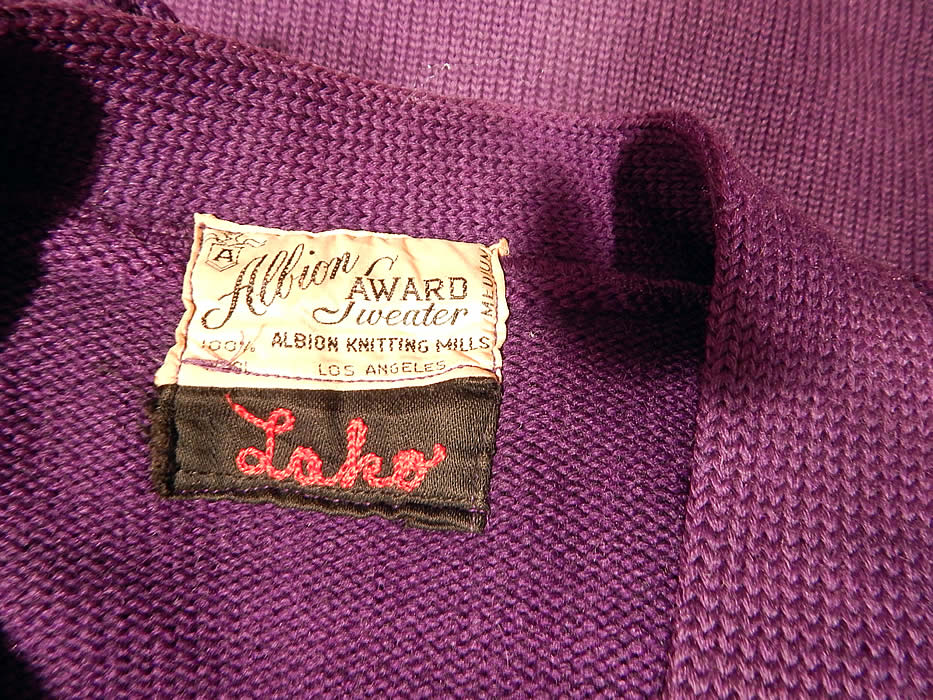 Vintage Albion Knitting Mills Award Sportswear Letterman School Sweater
There is an "Albion Award Sweater Albion Knitting Mills Los Angeles" size Medium label sewn inside. 