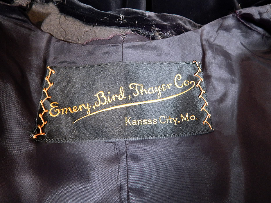 Vintage Emery Bird Thayer Co Black Velvet Long Evening Jacket Opera Coat
There is an "Emery, Bird, Thayer Co, Kansas City, Mo." department store label sewn inside.