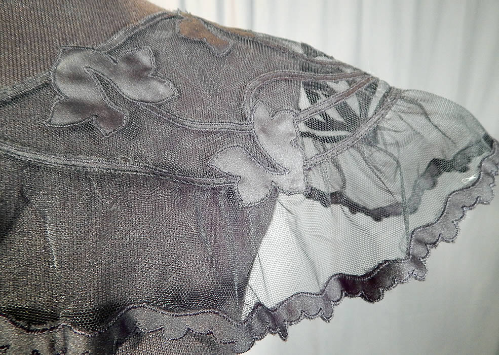Vintage Black Silk Tulle Net Applique Shawl Collar Cape Capelet Dress Trim
The collar measures 8 inches wide, 66 inches bottom circumference and has a 16 inch neck. It is in excellent condition. This is truly a wonderful piece of wearable art!