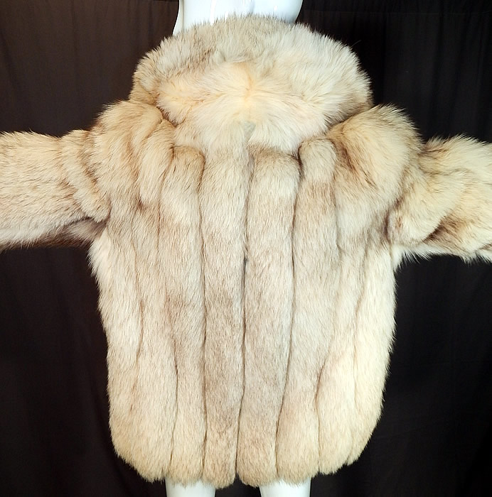Vintage The Evans Collection Amber Fox Fur Shawl Collar Winter Coat Jacket
The coat measures 25 inches long, with a 44 inch waist, 42 inch bust and 20 inch long sleeves. It is in good condition. This beautiful fur coat is truly a wonderful winter find! 