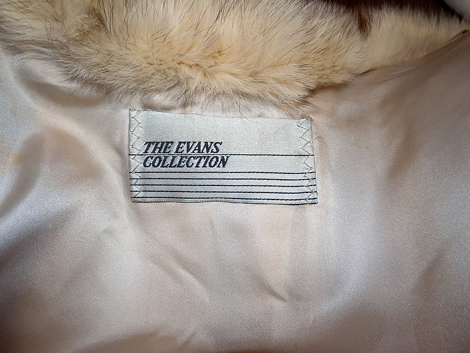 Vintage The Evans Collection Amber Fox Fur Shawl Collar Winter Coat Jacket
There is "The Evans Collection" label and monogrammed initials "DAB" embroidered inside.