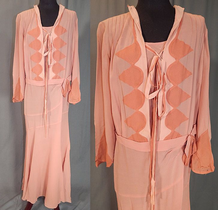 Vintage Art Deco Old Rose Pink Silk Crepe de Chine Appliqu&eacute;d Belted Bias Cut Dress
This Art Deco vintage old rose pink silk crepe de chine appliqu&eacute; belted bias cut dress dates from the 1930s.