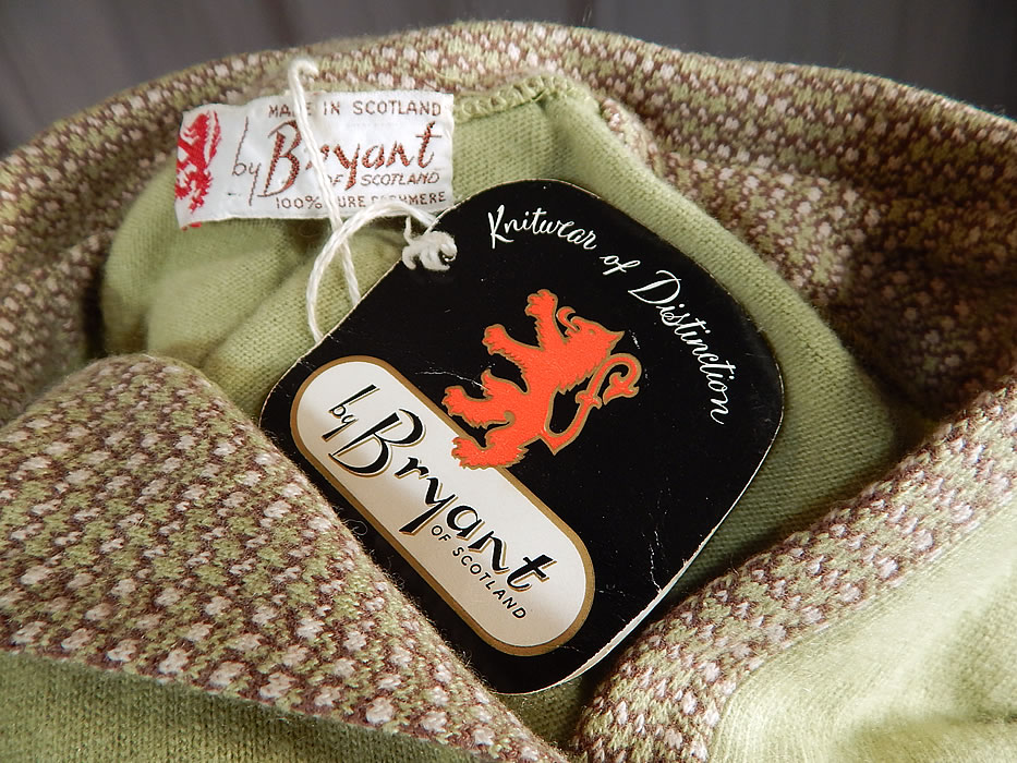 Vintage Bryant of Scotland Cashmere Cardigan Sweater Suit Tweed Skirt NWTVintage Bryant of Scotland Cashmere Cardigan Sweater Suit Tweed Skirt NWT
There is a matching tweed fabric fitted short skirt with side zipper closure and is fully lined. The skirt measures 21 inches long, with 36 inch hips and a 22 inch waist. 