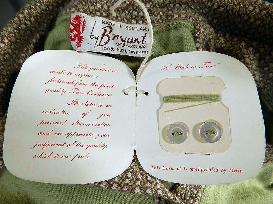 Vintage Bryant of Scotland Cashmere Cardigan Sweater Suit Tweed Skirt NWTVintage Bryant of Scotland Cashmere Cardigan Sweater Suit Tweed Skirt NWT
Both pieces have a size 8 tag, "Created Exclusively by Bryant of Scotland" label sewn inside and still have the original paper tags attached. 