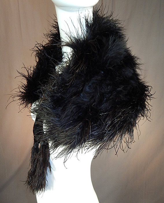Edwardian Black Ostrich Feather Capelet Shawl Collar Cape Silk Ribbon Ties
This vintage Edwardian era antique black ostrich feather capelet shawl collar cape silk ribbon ties dates from 1915. 