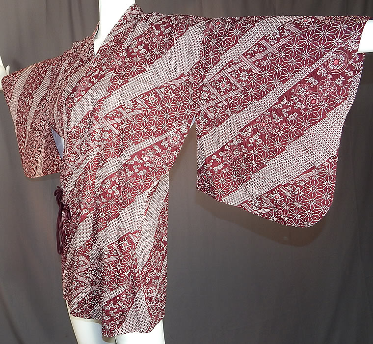 Vintage Japanese Silk Shibori Tie Dye Red Floral Haori Kimono Robe Jacket
. The kimono measures 31 inches long, with 48 inch hips, a 48 inch waist, 48 inch bust and 15 inch long kimono sleeves. 