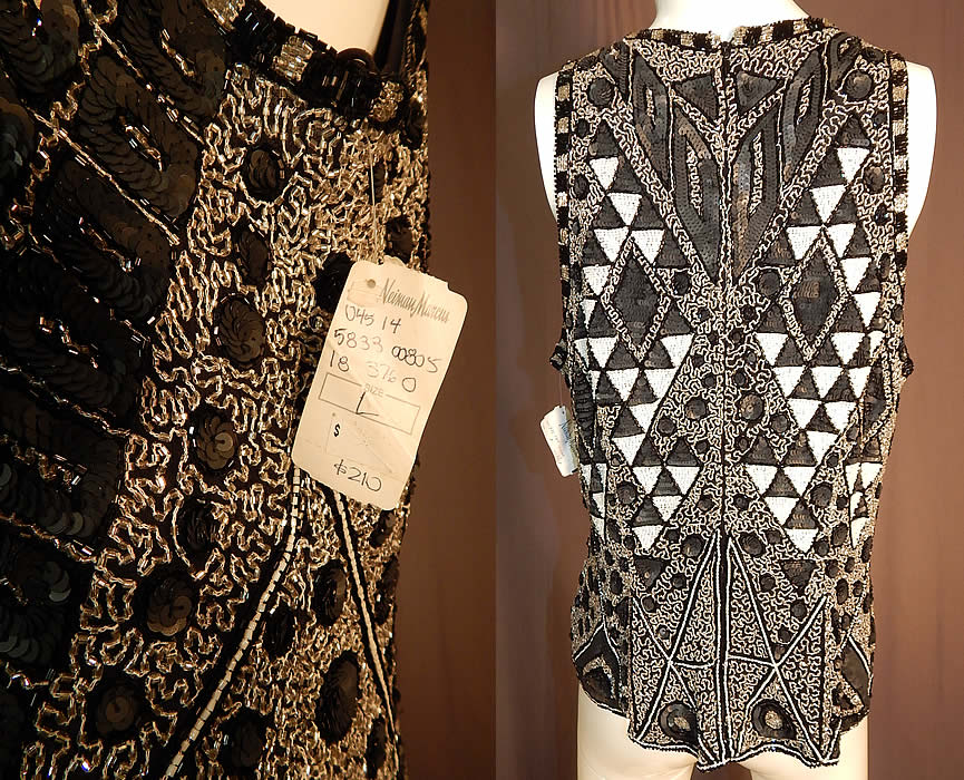 Vintage Naeem Khan Riazee Art Deco Flapper Style Beaded Blouse Sleeveless Top NWT
This fabulous flapper inspired blouse is sleeveless with wide arm holes, a back zipper closure and is fully lined. 
