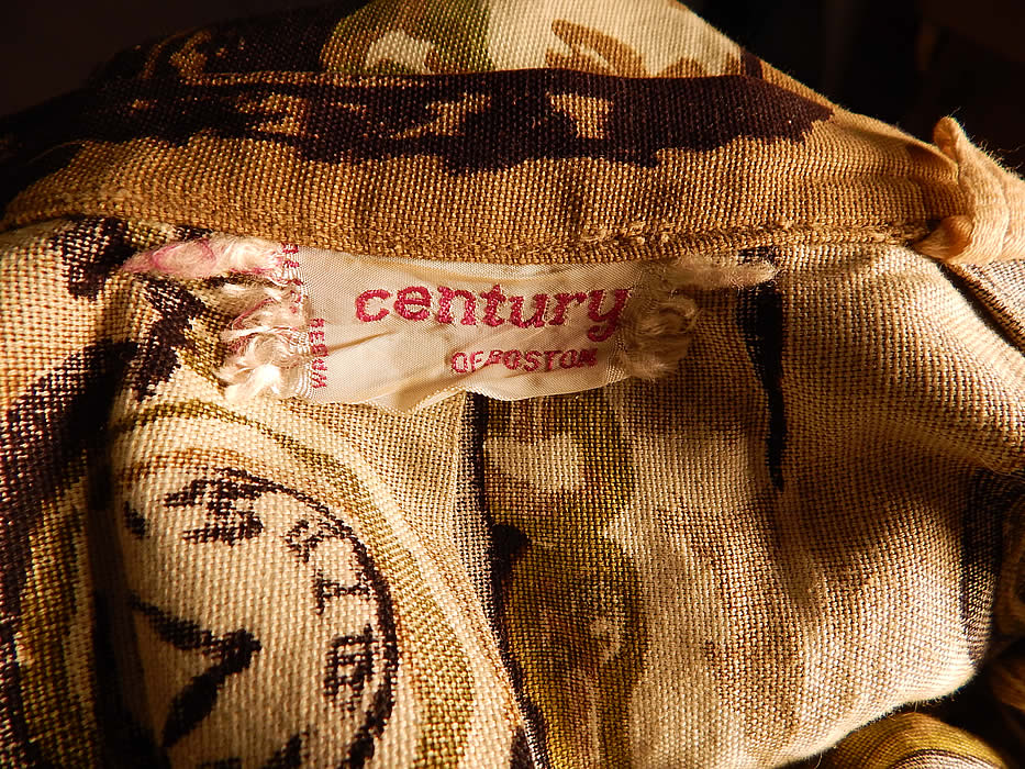 Vintage Century of Boston Cotton Twill Butterfly Artichoke Novelty Print Circle Skirt
There is a "Century of Boston" label sewn inside. 