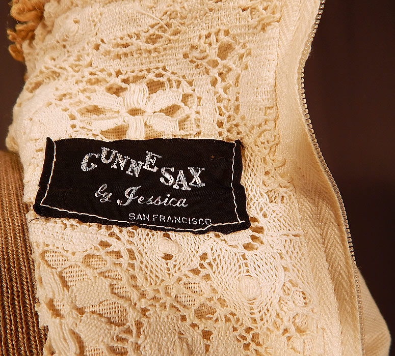 Vintage Gunne Sax by Jessica Black Label Renaissance Medieval Maxi Granny Dress
There is a "Gunne Sax by Jessica San Francisco" black label sewn inside. 