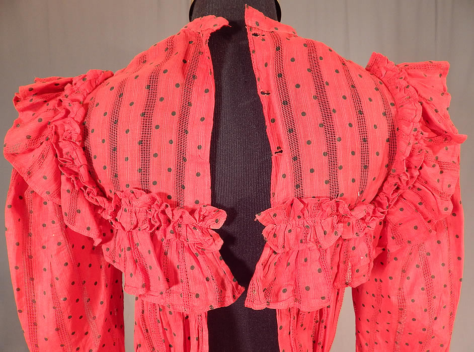 Victorian Red Cotton Calico Black Polka Dot Ruffle Yoke Girls Youth Dress
This is truly a wonderful piece of antique Victoriana wearable art!