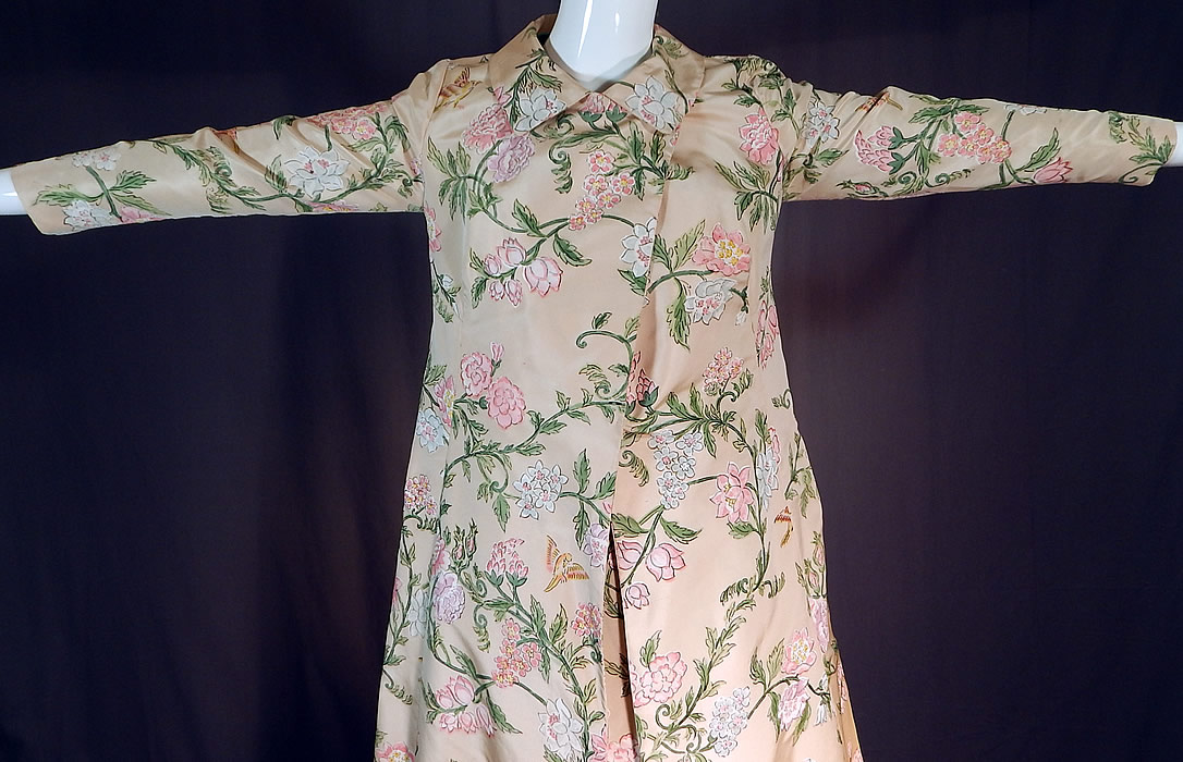 Vintage Pastel Painted Floral Bird Silk One Shoulder Gown Dress & Long Coat
This pretty pastel two piece springtime evening ensemble includes a Grecian goddess gown, long floor length dress, with a one shoulder sleeveless style, a side zipper closure and is fully lined. 