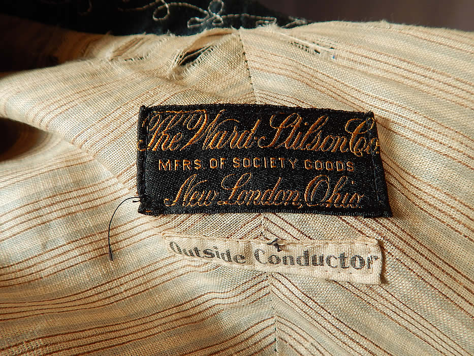 Victorian Vintage Ward Stilson Co Fraternal Regalia Odd Fellows Ceremonial Robe Gown
There is a "Ward Stilson Co. Mfrs, Society Goods New London, Ohio" label and "Outside Conductor" tag sewn inside. 