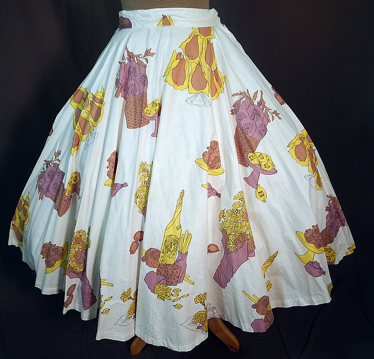 Vintage Cotton French Provincial Picnic Novelty Print Circle Skirt Tulle Net Petticoat
This vintage cotton French Provincial picnic novelty print circle skirt tulle net petticoat dates from the 1950s