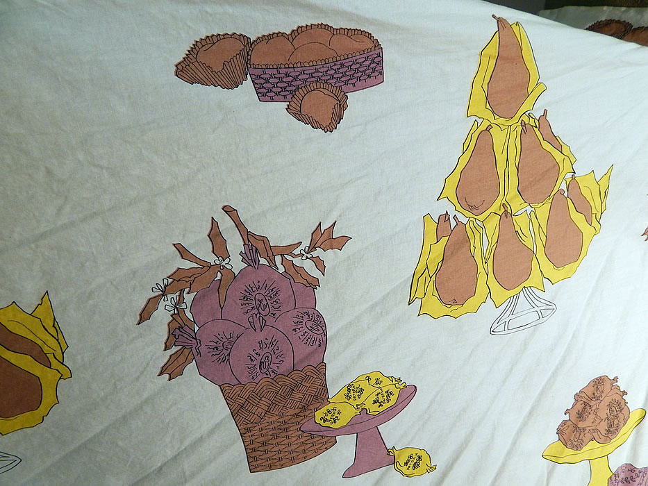 Vintage Cotton French Provincial Picnic Novelty Print Circle Skirt Tulle Net Petticoat
