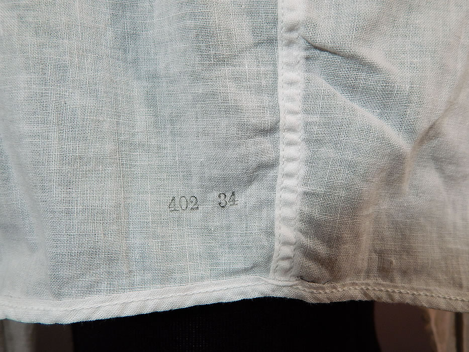 Vintage Edwardian White Cotton Camisole Corset Cover Stays Boning Bra Top
It is in excellent condition. This is truly a wonderful early piece of wearable lingerie art!