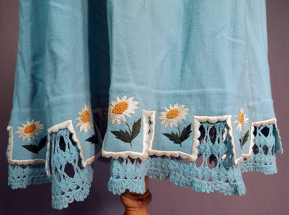 Victorian Robin Egg Blue Wool Embroidered Daisies Crochet Trim Petticoat Skirt
It is made of a robins egg blue color fine wool fabric, with hand embroidered white daisy flowers, dentil trim and blue knit crochet lace trim edging along the bottom hemline. 