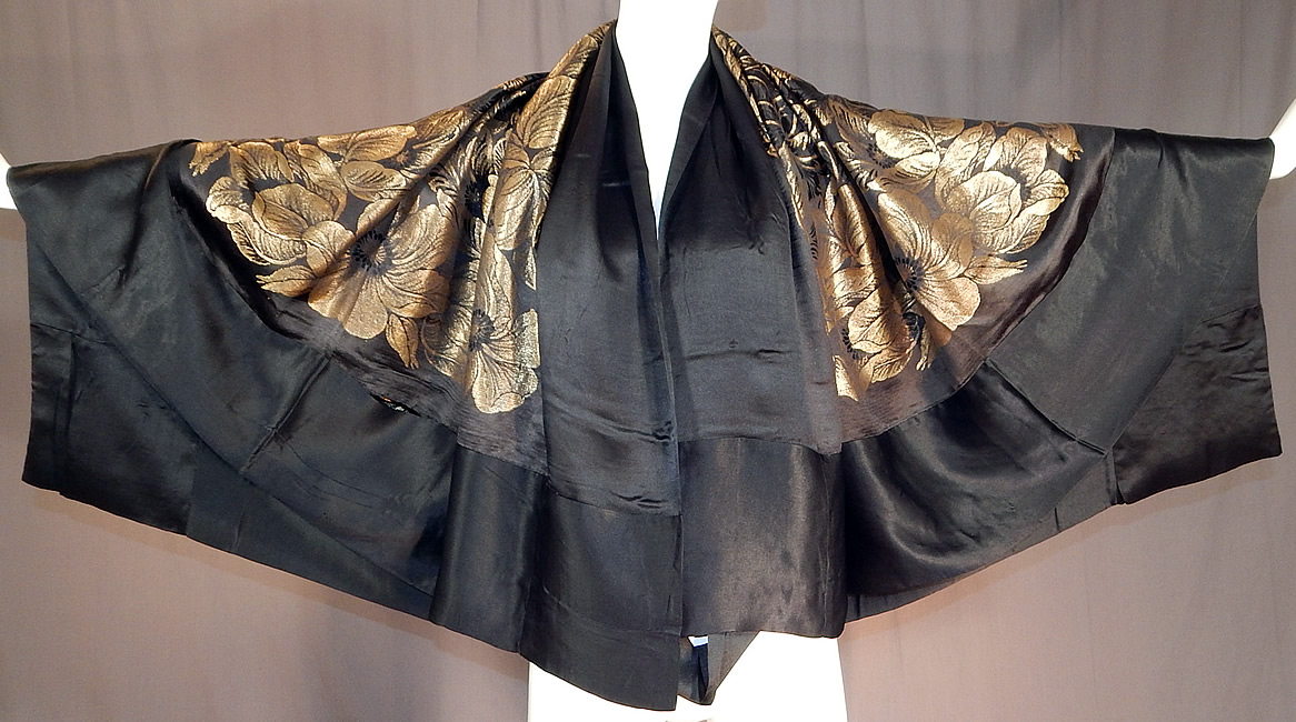 Vintage Art Deco Black Silk Gold Lam&eacute; Lame Flapper Cloak Cape Shawl Scarf
The square shawl measures 59 by 59 inches. 