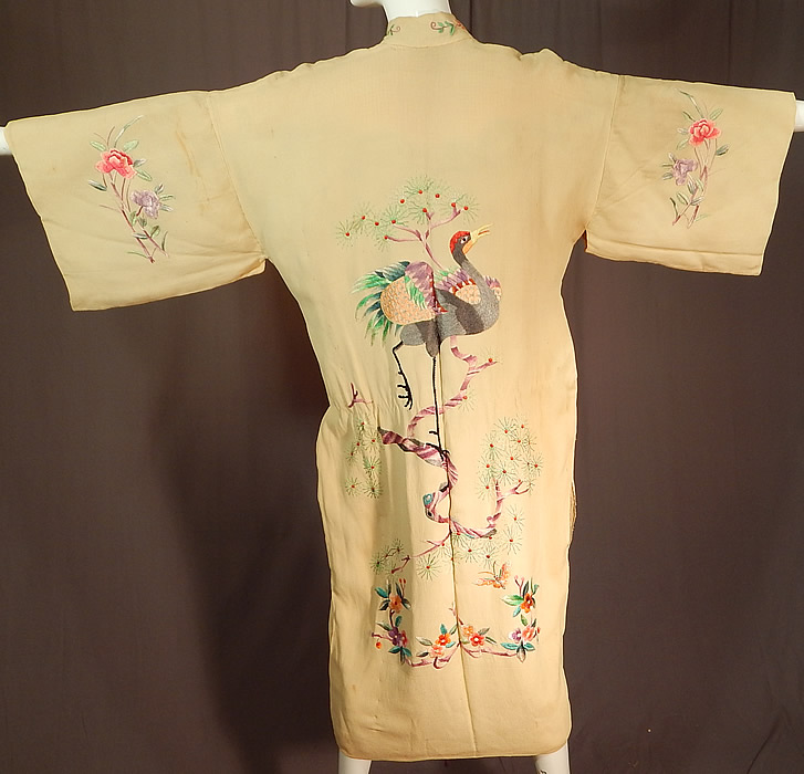 Vintage Chinese Yellow Silk Colorful Embroidered Duck Bird Belted Kimono Robe
The Mandarin duck is the symbol of fidelity, love and marriage. 