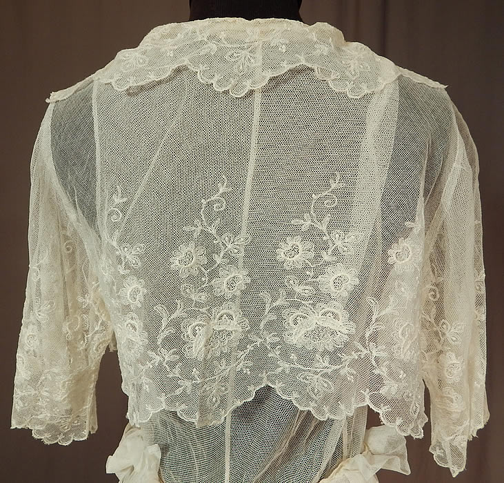 Titanic Edwardian Embroidered White Tulle Net Lace Crop Top Dress Tea Gown
It is in excellent condition. This is truly a wonderful piece of wearable antique lace art which could be worn as a wedding or graduation dress!