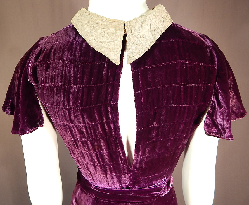 Vintage Art Deco Purple Pintuck Pleated Velvet Belted Evening Gown Dress
This is truly a luxurious piece of Art Deco velvet wearable textile art!