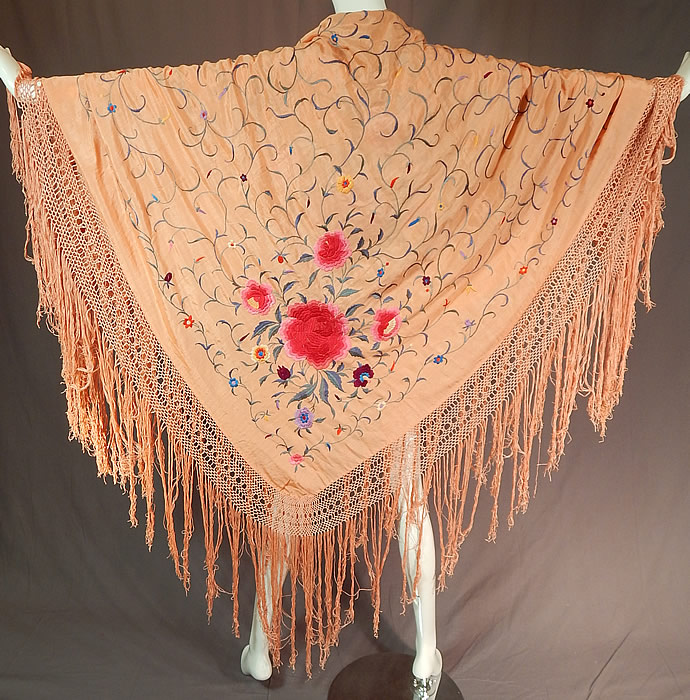 Antique Pink Silk Embroidered Floral Roses Canton Manton Manila Piano Shawl
This antique pink silk pastel embroidered floral roses Canton Manton Manila piano shawl dates from the 1920s. 