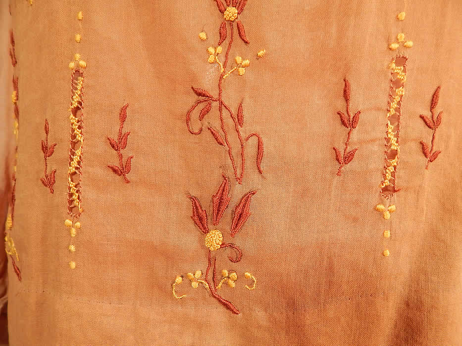 Vintage Brown Cotton French Knot Embroidery Boho Peasant Slip Dress & Blouse
The top measures 23 inches long, with a 36 inch bust, 36 inch waist and 22 inch long sleeves.