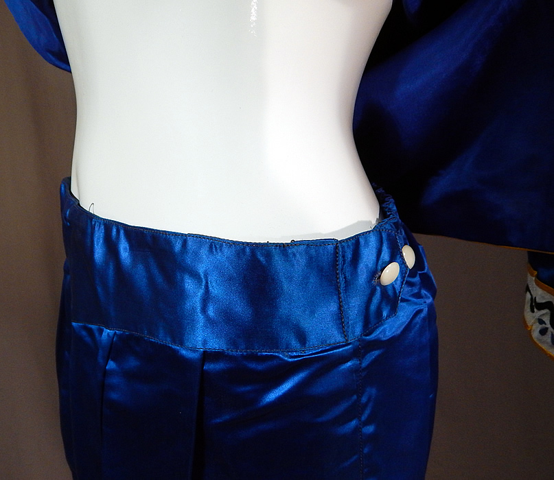 Vintage Bai hua Chinese Blue Silk Rayon Embroidered Pajamas Pants Robe NWT
The pants measure 37 inches long, with a 25 inch inseam, 28 inch waist and 44 inch hips. 