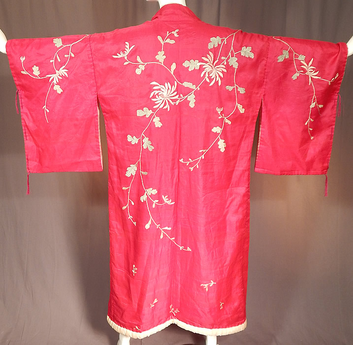 Vintage Japanese Fuchsia Pink Silk Chrysanthemum Embroidered Kimono Robe

