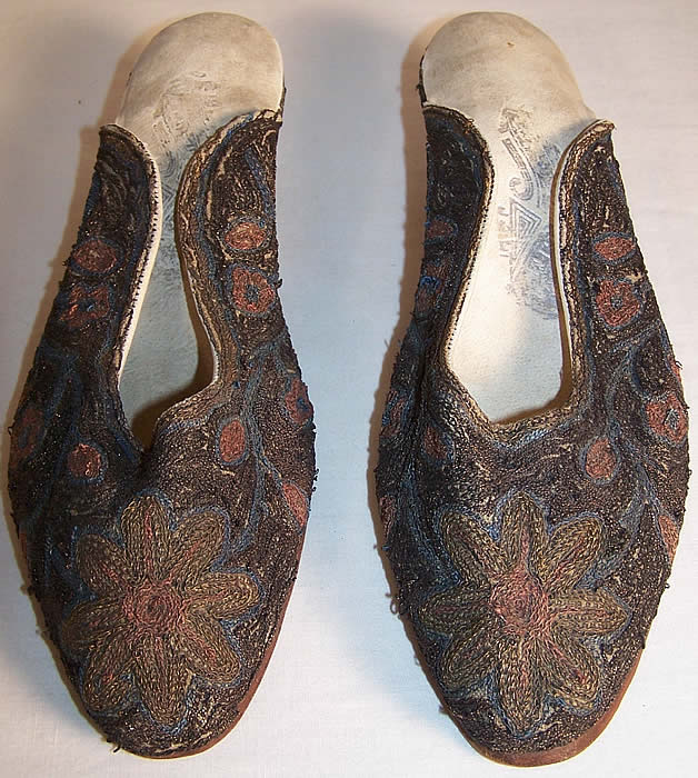 Ottoman Turkish Gold Embroidery Slipper Shoes  Front view.