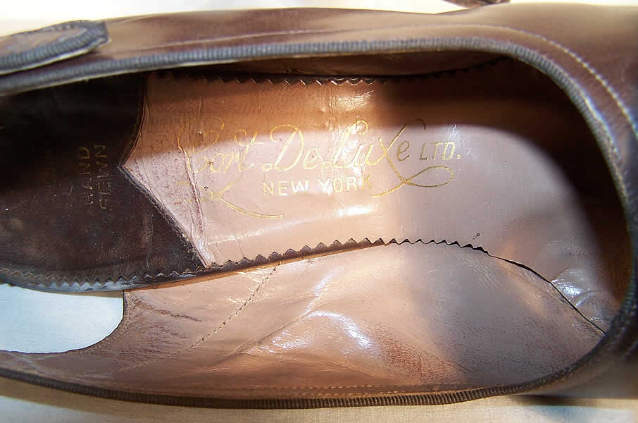 Vintage De Luxe New York Brown Leather Bow Shoes side view.