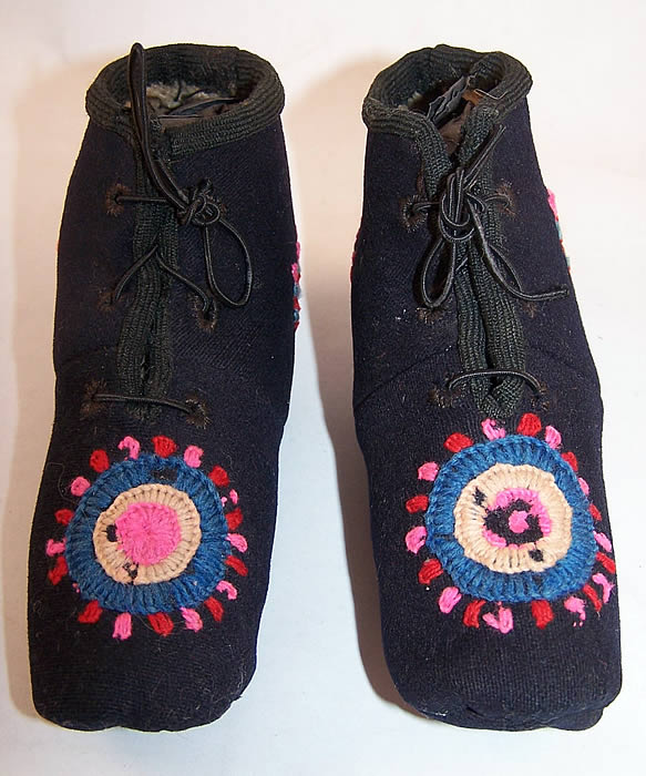 Antique Amish Mennonite Wool Embroidery Baby Boots Shoes  Front view.