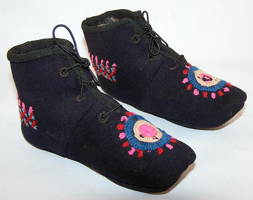 Antique Amish Mennonite Wool Embroidery Baby Boots Shoes Side View.