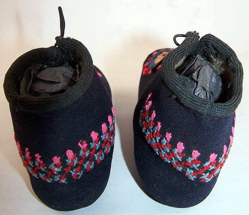  Antique Amish Mennonite Wool Embroidery Baby Boots Shoes Back view.