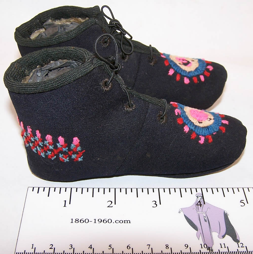 Antique Amish Mennonite Wool Embroidery Baby Boots Shoes Side View
