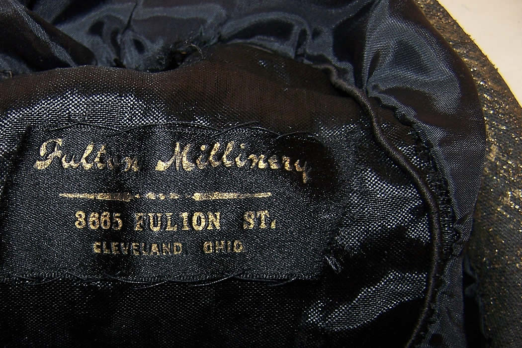 Art Deco Gold Brocade Lam&eacute; Fulton Millinery Flapper Cloche Hat  Close up.