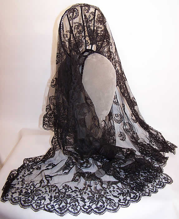 Vintage Spanish Black Chantilly Lace Mantilla Veil Peineta Comb Headband