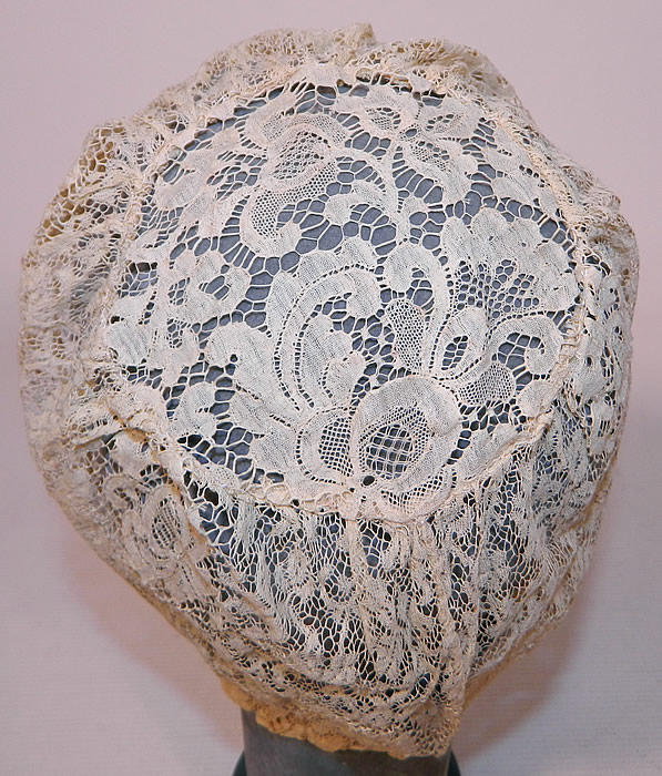 Vintage Lace Silk Rosette Trim Floral Flapper Boudoir Bed Cap Cloche Hat
It is in good condition. This is truly a wonderful piece of wearable textile lace ribbon work art! 