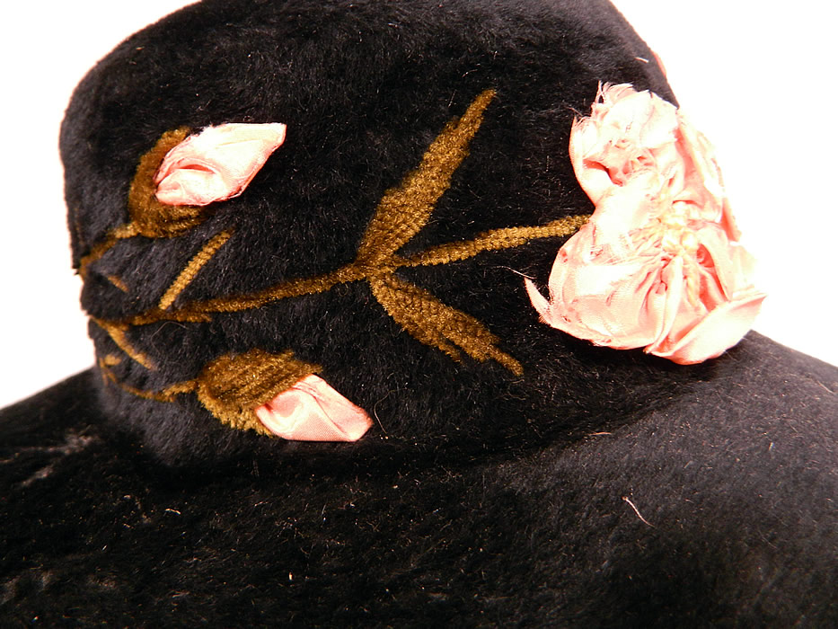 Edwardian Belle Epoque Black Plush Velvet Pink Silk Rosette Embroidered Wide Brim Hat
It is in good condition, with some fraying of the pink silk rosette flower trim and the brim lining underneath has been removed. 