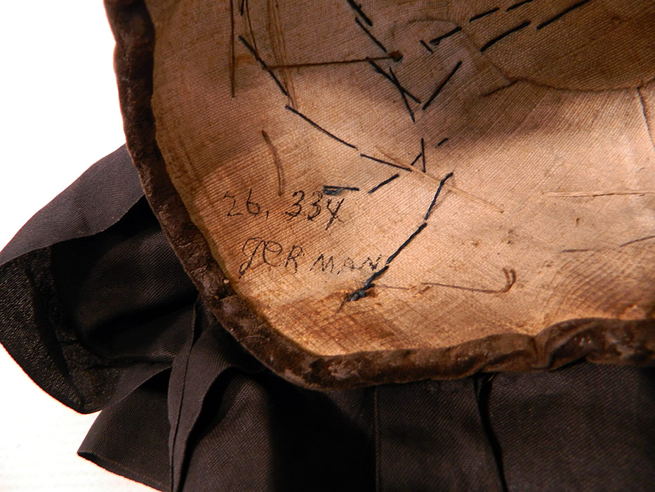 Antique Black Silk Ribbon Bow Bavarian German Folk Bonnet Mourning Hat
It is a museum deaccession, with inked numbers and "Germany" hand written inside. 