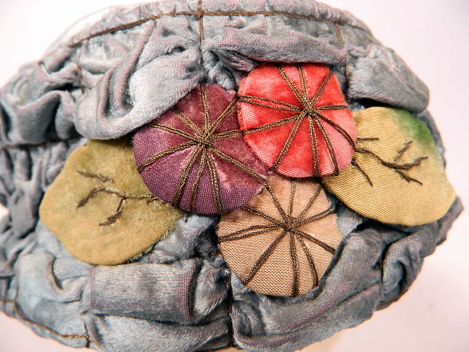 Vintage Ruched Cornflower Blue Gray Velvet Silver Lame Leaf Trim Toque Cloche Hat Lam&eacute;
This is truly a wonderful piece of quality made wearable textile millinery art! 