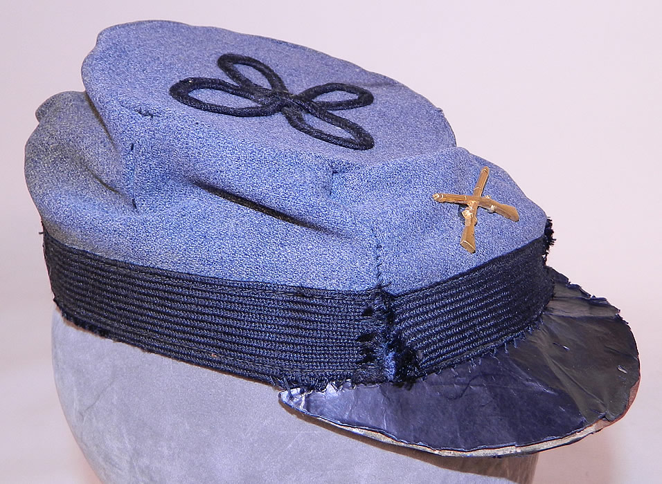 Vintage Repro Childs Civil War CSA Confederate Infantry Pin Gray Wool Kepi Cap Hat
There is a gold brass crossed guns rifles union CSA infantry hat pin on the front with butterfly clasp fixings pin backs. 