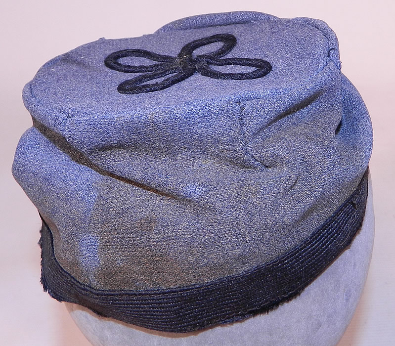Vintage Repro Childs Civil War CSA Confederate Infantry Pin Gray Wool Kepi Cap Hat
This small child's size kepi style Civil War era hat is an excellent reproduction, with some distressed wear aging, slight soiling and is completely hand stitched. 