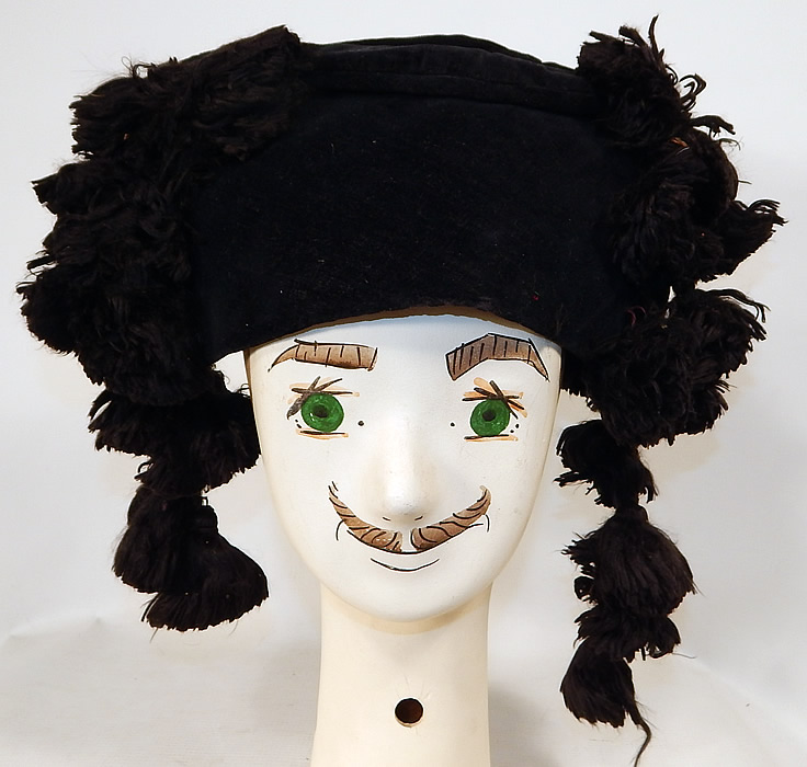 Vintage Black Velvet Silk Tassel Pompom Mens Bicorn Montera Matador Folk Costume  Hat
This vintage black velvet silk tassel pompom mens bicorn montera matador folk costume hat dates from the late 19th century.