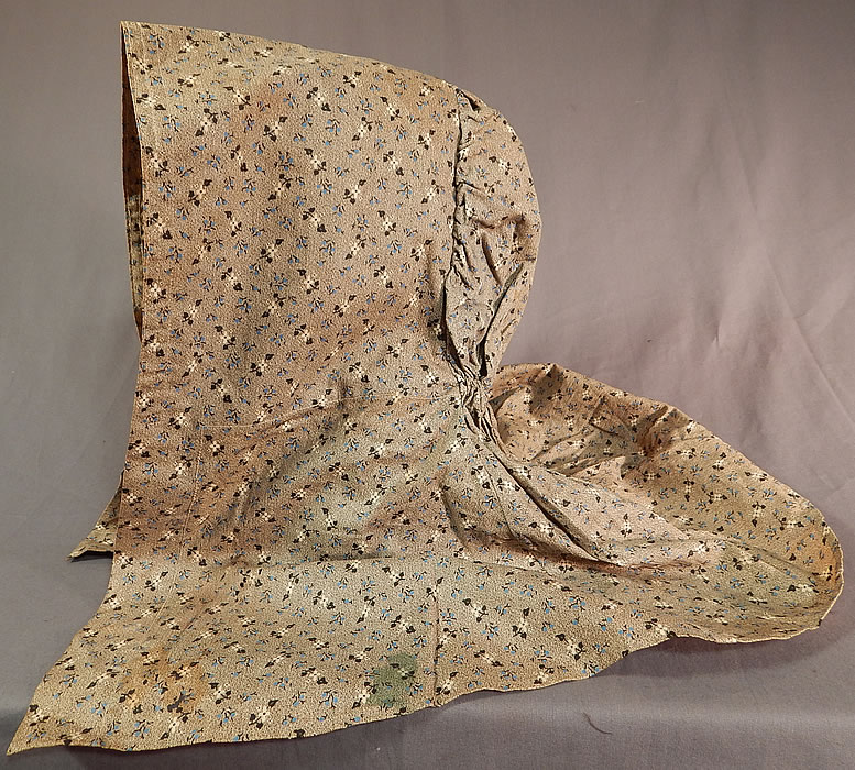 Victorian Calico Cotton Floral Print Long Curtain Sunbonnet Sunhat Workwear Bonnet
It is made of a blue, black and white cotton calico fabric, with forget me not flowers design print pattern. 