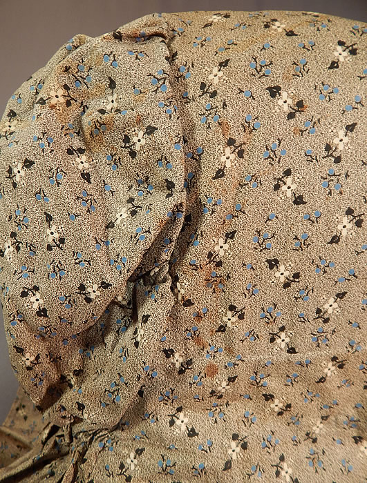 Victorian Calico Cotton Floral Print Long Curtain Sunbonnet Sunhat Workwear Bonnet
It is in fair as-is condition, with several small stains and tiny holes. 