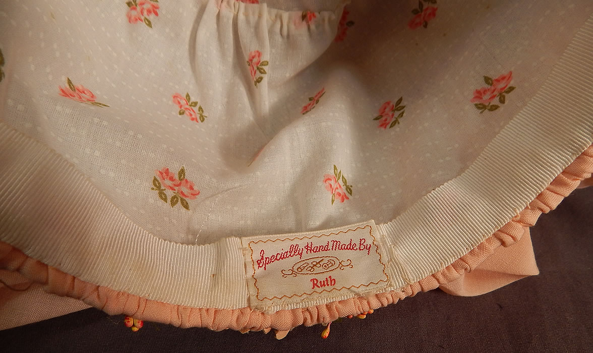 Victorian Style Ruth Stockley Society Silk Embroidery Floral Peach Bonnet Hat
There is a "Specially Hand Made by Ruth" label sewn inside. 
